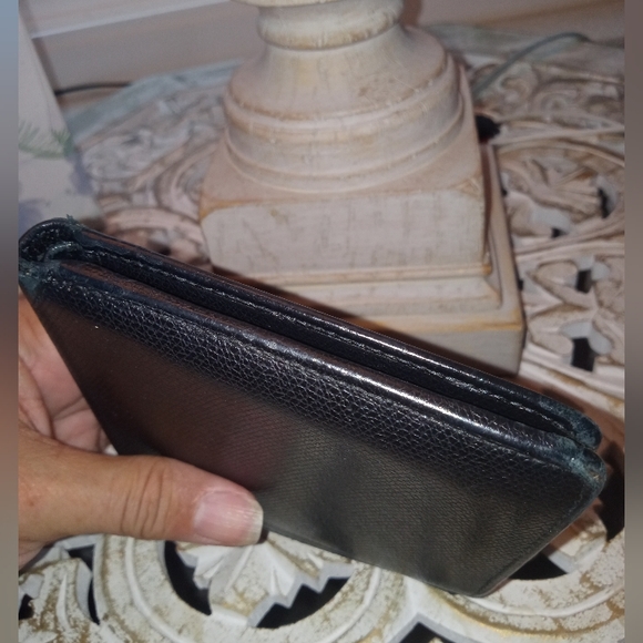 Chanel Bifold Wallet - 100% Authentic - Picture 4 of 12